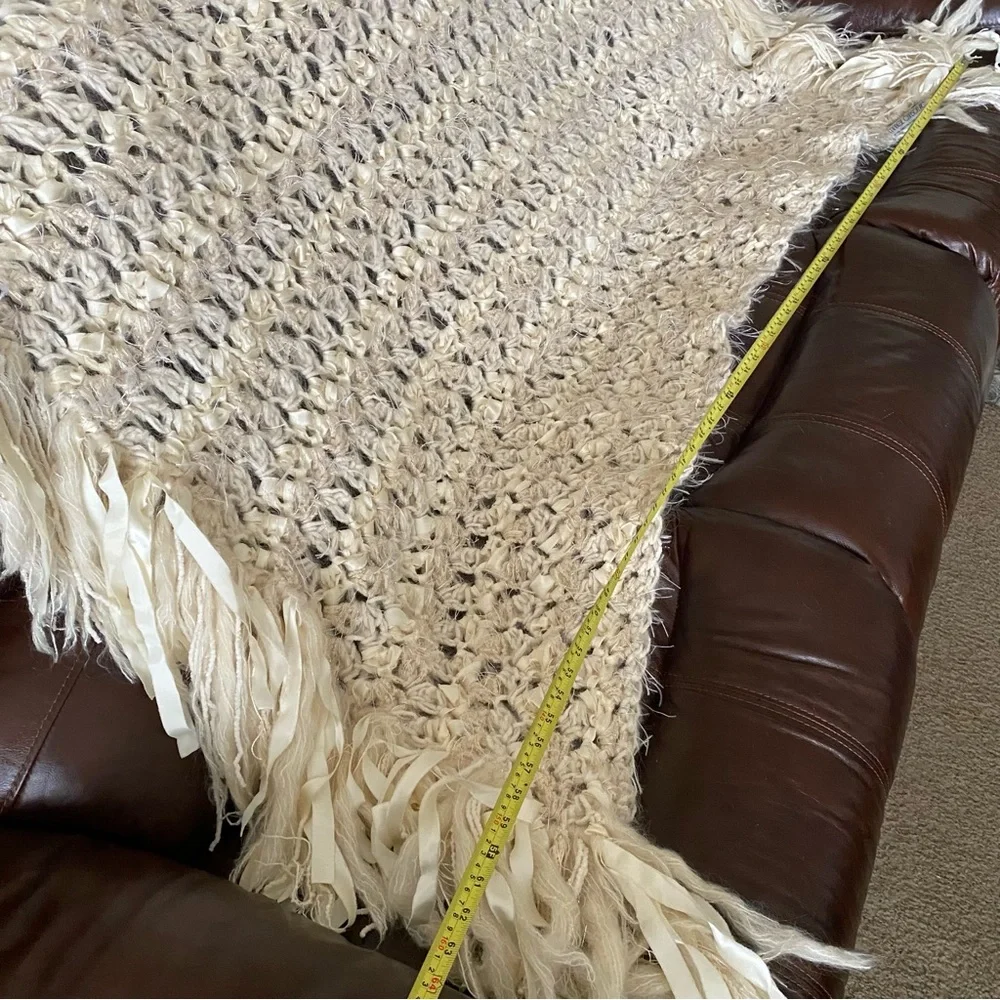 Marge Carson Woven‎ Crochet Knit Fringe Cream Off White Throw Blanket Decorative